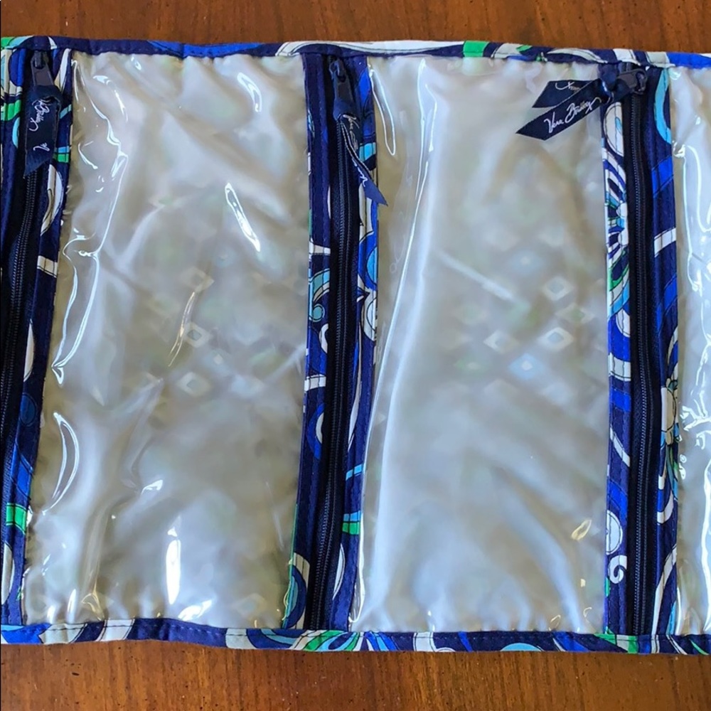 Vera Bradley 4 zippered pocket organizer NWT❣️ - Picture 5 of 7